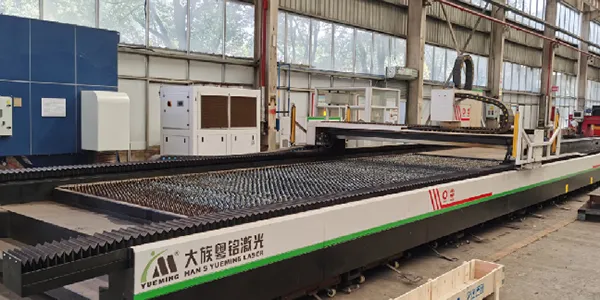 ماكينات القطع بالليزر (وحدتين)