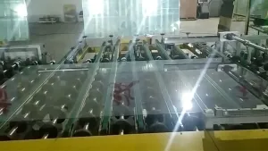 روبوتات آلية لتحميل وتفريغ الألواح الزجاجية