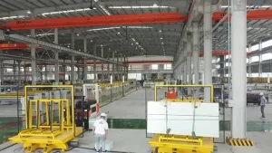 نظام النقل الآلي للألواح والمنتجات الزجاجية (AGV)