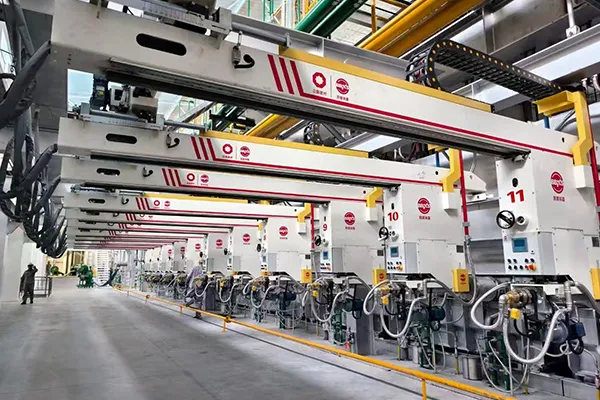 رولات (أسطوانات) علوية للتحكم في سماكة الزجاج