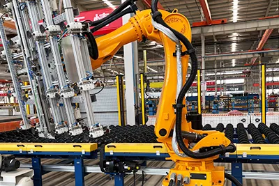 روبوتات آلية لتحميل وتفريغ الألواح الزجاجية