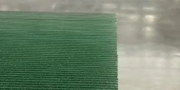 رصّ وتكديس الألواح الزجاجية بدقة عالية